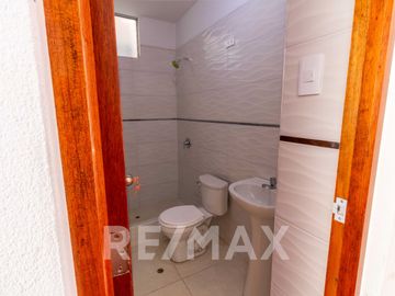 Alquiler Casa En Estreno 240m2 En San Martin De Porres