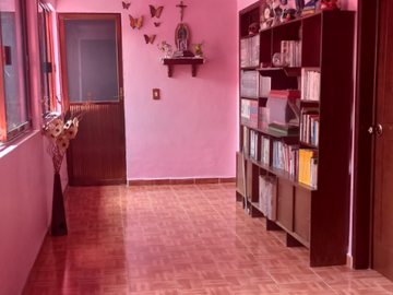 Casa en venta en Cuchilla Agrícola Oriental. A 500m del metro Puebla.