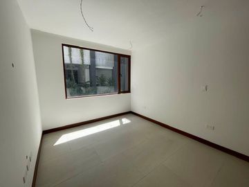 Vendo Casa Cumbaya - Sector Lumbisi - Home Realtors By Monica Miranda