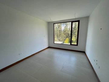 Vendo Casa Cumbaya - Sector Lumbisi - Home Realtors By Monica Miranda