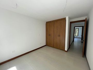 Vendo Casa Cumbaya - Sector Lumbisi - Home Realtors By Monica Miranda