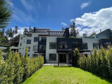 Vendo Casa Cumbaya - Sector Lumbisi - Home Realtors By Monica Miranda
