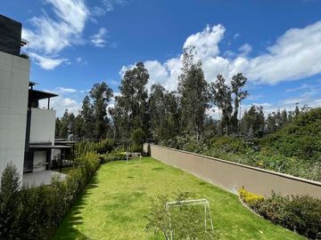 Vendo Casa Cumbaya - Sector Lumbisi - Home Realtors By Monica Miranda