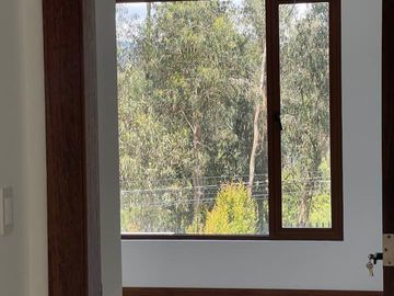 Vendo Casa Cumbaya - Sector Lumbisi - Home Realtors By Monica Miranda