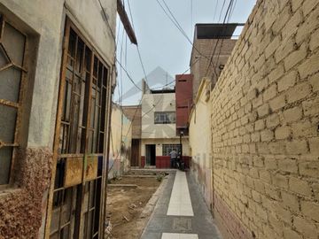 REMATE DE CASA EN EL CENTRO DE CHICLAYO