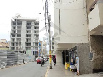 REMATE DE CASA EN EL CENTRO DE CHICLAYO