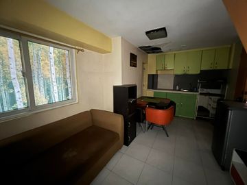 BANK FORECLOSED UNIT FOR SALE IN VICTORIA TOWERS, PANAY AVE., QUEZON CITY