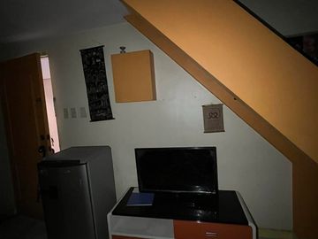 BANK FORECLOSED UNIT FOR SALE IN VICTORIA TOWERS, PANAY AVE., QUEZON CITY