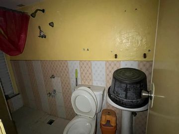 BANK FORECLOSED UNIT FOR SALE IN VICTORIA TOWERS, PANAY AVE., QUEZON CITY