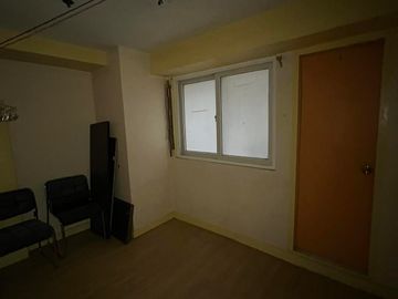 BANK FORECLOSED UNIT FOR SALE IN VICTORIA TOWERS, PANAY AVE., QUEZON CITY