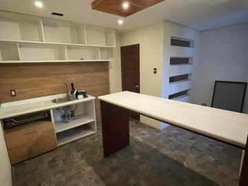 3-STOREY HOUSE WITH MINI POND FOR SALE LOCATED AT SAN FERNANDO CITY NEAR VISTA MALL, PAMPANGA