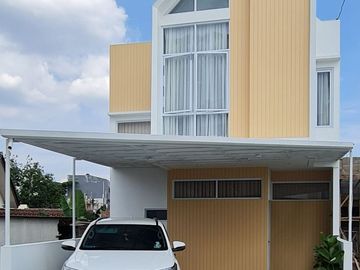 DIJUAL RUMAH BARU MEWAH PASTEUR BANDUNG 2 LANTAI SIAP HUNI DEKAT STASIUN PERUMAHAN READY STOK JUAL