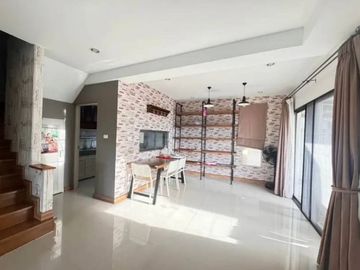 For sale: 2-storey twin house, Life Garden Home project (Rong Po), Bang Lamung, Chonburi