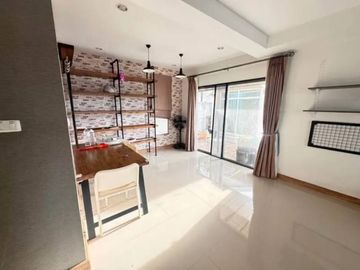 For sale: 2-storey twin house, Life Garden Home project (Rong Po), Bang Lamung, Chonburi