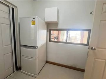 For sale: 2-storey twin house, Life Garden Home project (Rong Po), Bang Lamung, Chonburi