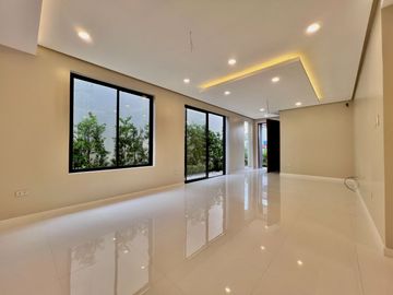 Mesmerizing Home with Elevator House and lot for sale in BF homes Paranaque city