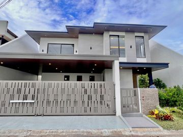 Mesmerizing Home with Elevator House and lot for sale in BF homes Paranaque city