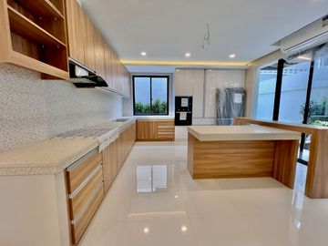 Mesmerizing Home with Elevator House and lot for sale in BF homes Paranaque city