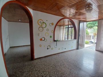 CASA EN ARRIENDO UBICADA EN CORALES