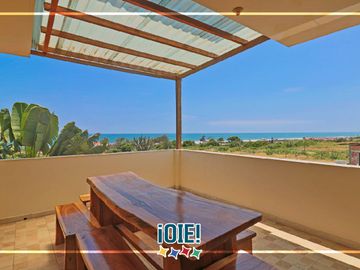 Venta: Casa de 3 pisos en Puerto Cayo, Ecuador.