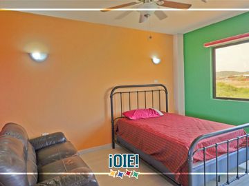 Venta: Casa de 3 pisos en Puerto Cayo, Ecuador.