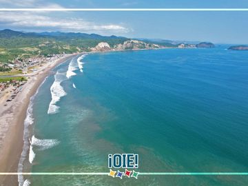 Venta: Casa de 3 pisos en Puerto Cayo, Ecuador.