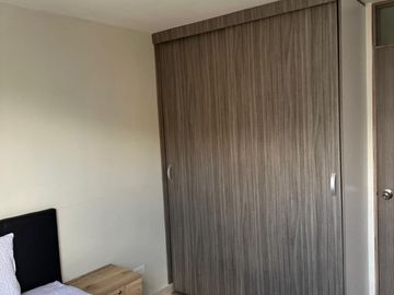 Se arrienda apartamento amoblado en condina