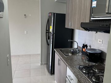 Se arrienda apartamento amoblado en condina
