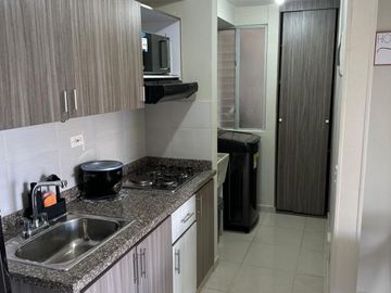 Se arrienda apartamento amoblado en condina