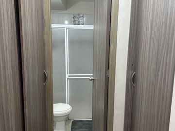 Se arrienda apartamento amoblado en condina