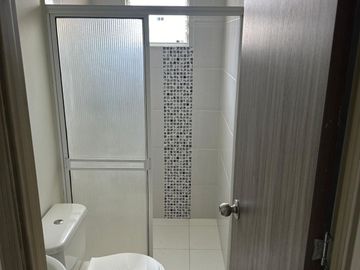 Se arrienda apartamento amoblado en condina