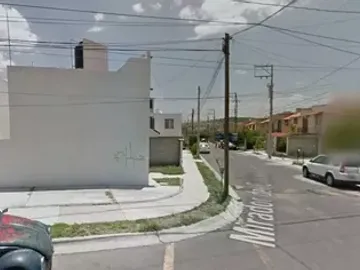 REMATE BANCARIO EN VENTA EN MIRADOR DEL CUBILETE,QUERETARO.