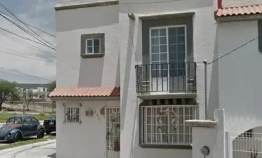 REMATE BANCARIO EN VENTA EN MIRADOR DEL CUBILETE,QUERETARO.