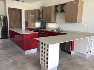 Exclusiva Residencia en el Corazón de Altozano – Sector Lago