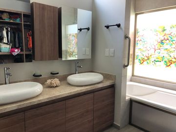 Exclusiva Residencia en el Corazón de Altozano – Sector Lago