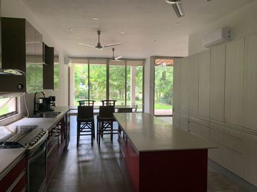 Exclusiva Residencia en el Corazón de Altozano – Sector Lago
