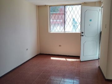 VENDO CASA CONJUNTO HABITACIONAL TERRAZAS DEL PICHINCHA, Sector La Mena, Sur de Quito.