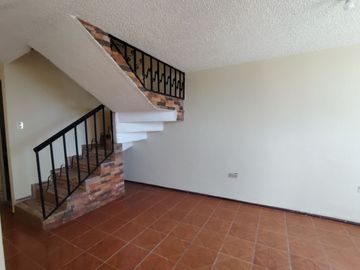 VENDO CASA CONJUNTO HABITACIONAL TERRAZAS DEL PICHINCHA, Sector La Mena, Sur de Quito.