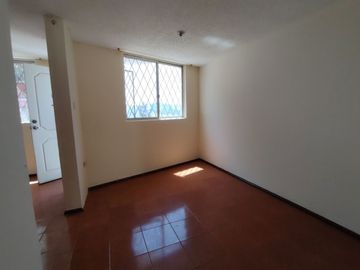 VENDO CASA CONJUNTO HABITACIONAL TERRAZAS DEL PICHINCHA, Sector La Mena, Sur de Quito.