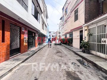 Venta De Terreno Muy Cerca A La Av Universitaria 120M2 En S.Mp.