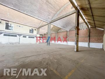 Venta De Local Comercial I2 / Cm - Av. Colonial - Cercado De Lima