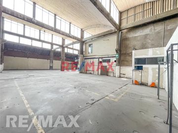 Venta De Local Comercial I2 / Cm - Av. Colonial - Cercado De Lima