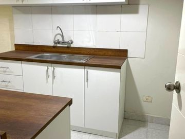 Vendo Depa a una cuadra de la UPC y la av, La Marina, Primer Piso Más Cochera