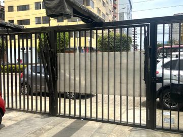 Vendo Depa a una cuadra de la UPC y la av, La Marina, Primer Piso Más Cochera
