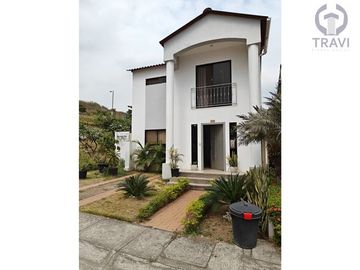 Se Vende Casa en Villa Club - Etapa Magna