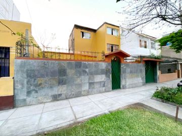 Se Vende Espaciosa Casa En Lince
