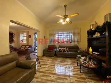 Se Vende Espaciosa Casa En Lince