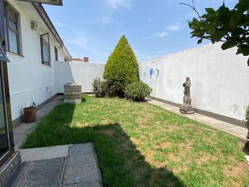 CASA en VENTA en la zona de los Fuertes, muy amplia, excelente ubicación.