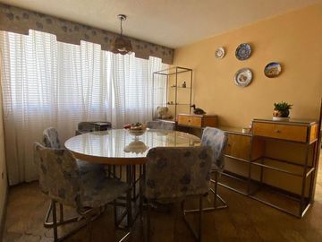 CASA en VENTA en la zona de los Fuertes, muy amplia, excelente ubicación.