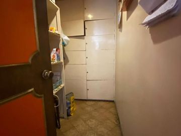 CASA en VENTA en la zona de los Fuertes, muy amplia, excelente ubicación.